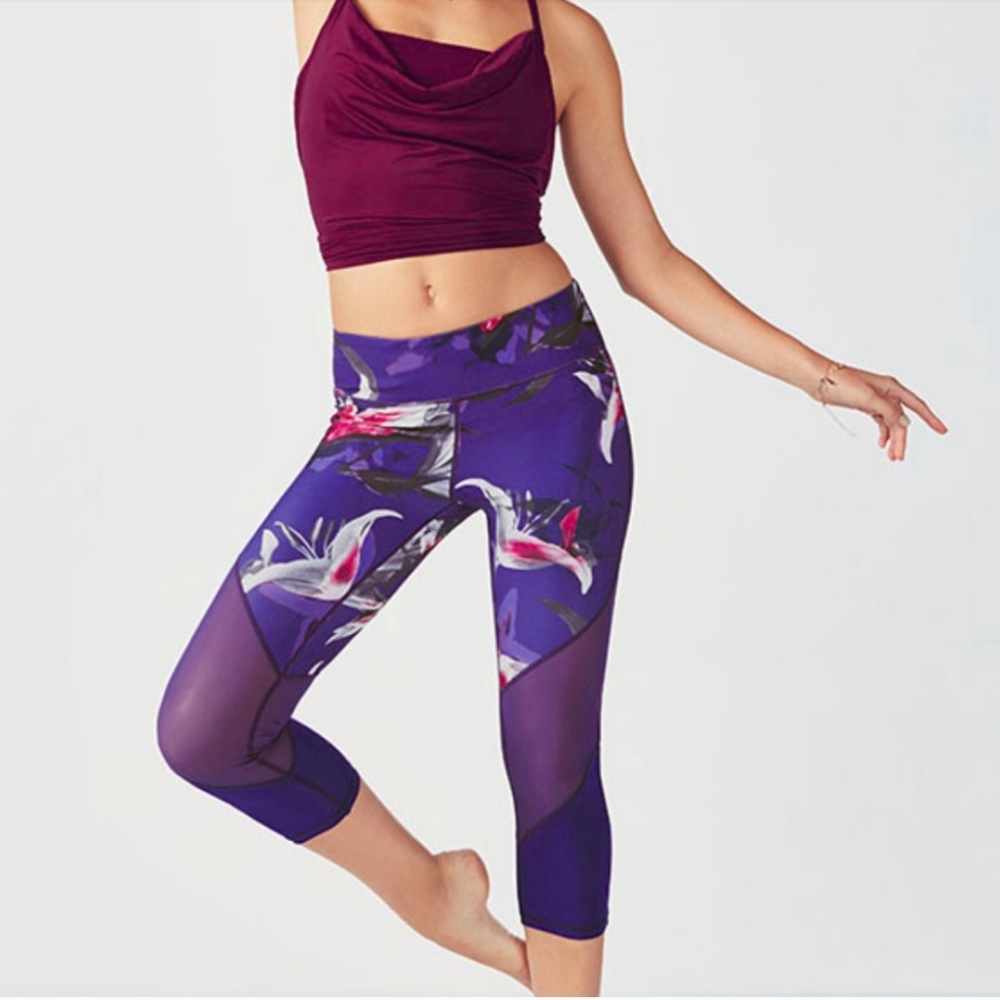 Fabletics Brogan Shimmer Mesh Capri Leggings Wome… - image 3